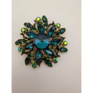 Green Rhinestone Starburst Brooch Pendant Gold Tone Emerald Aurora Borealis 2.75